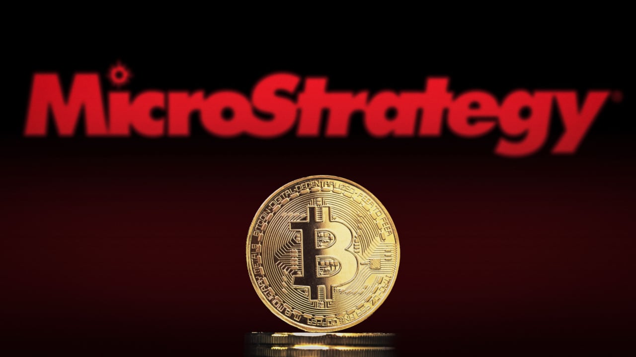 MicroStrategy Buys 12,000 More Bitcoin for $821.7 Million